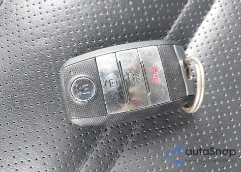 2016 Kia Sorento 3.3L Ex из США, поврежденный, VIN 5XYPH4A57GG048639